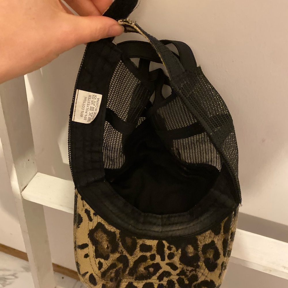 Leopard Print Distressed Ponytail Cap - Picture 5 of 5